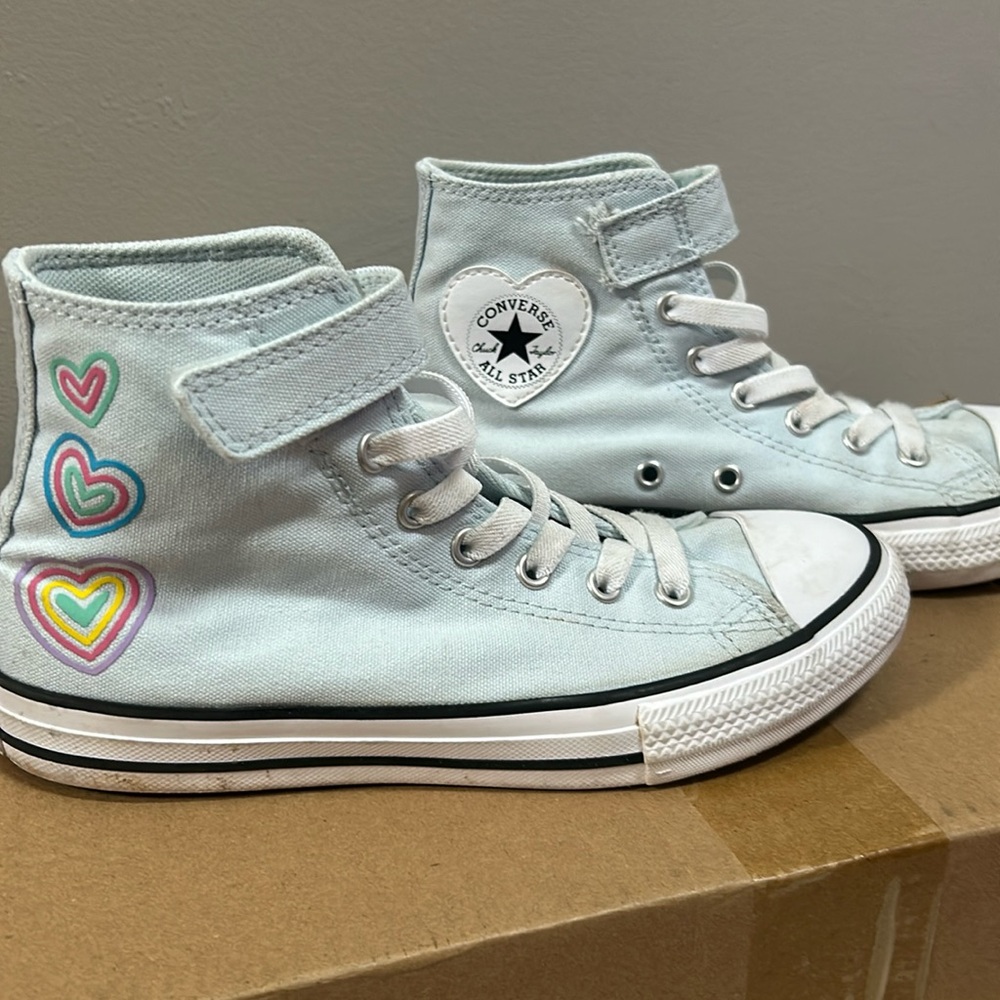 Kids' Chuck Taylor All Star Heart High Top Sneaker Blue Size 3